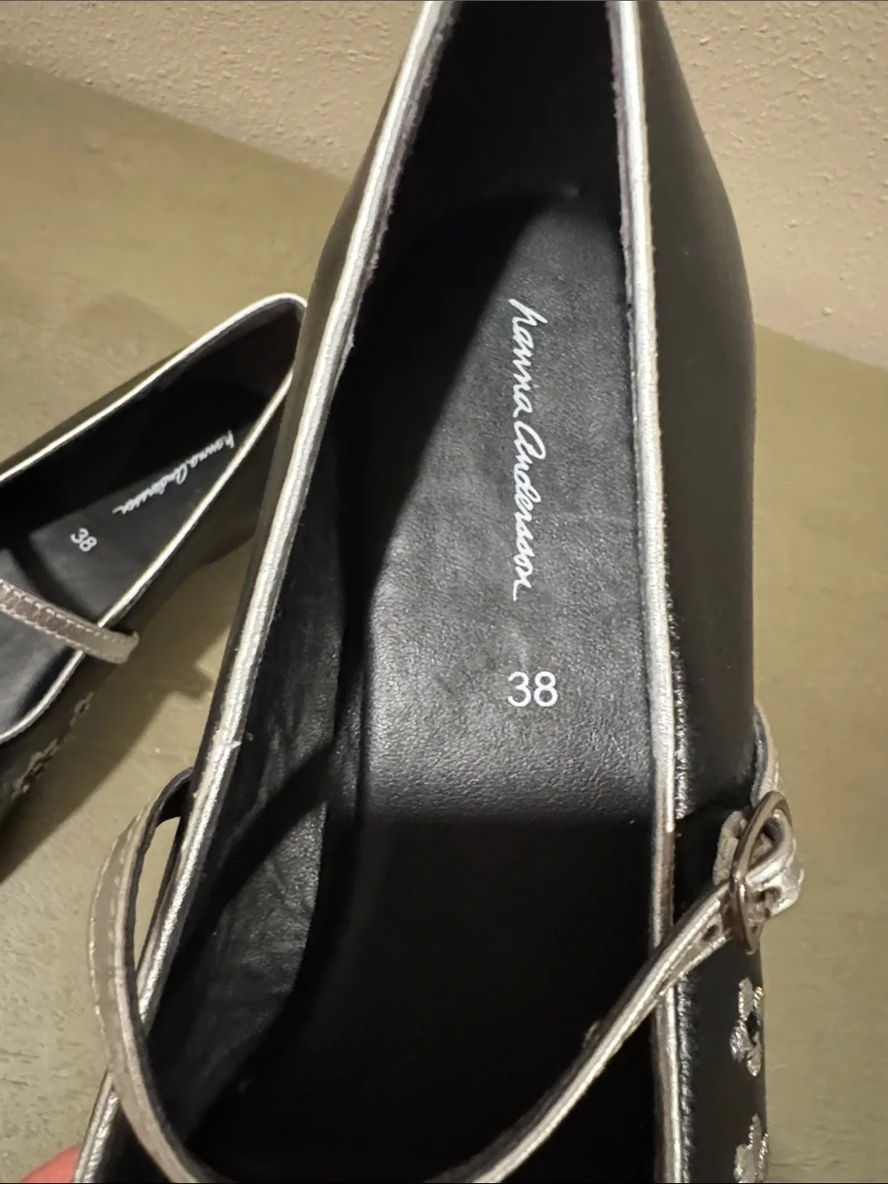 Hanna Andersson Black Mary Jane Flats with Silver Floral Embroidery size 38